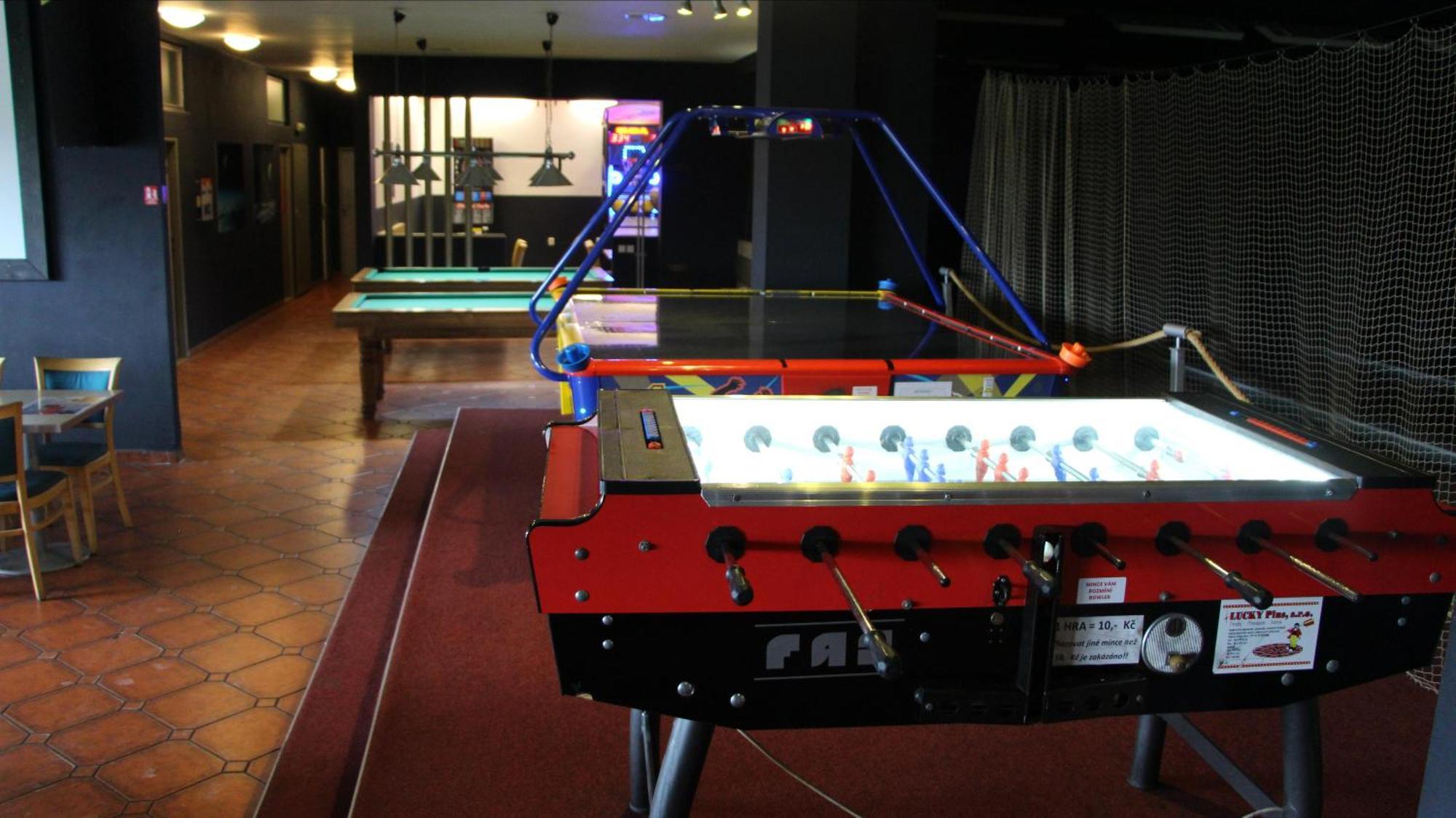 Penzion Raketa Bowling Opava Buitenkant foto